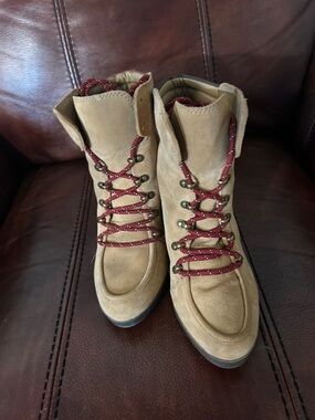 Women’s Tan Suede Hiking-Style Boots with Red Laces